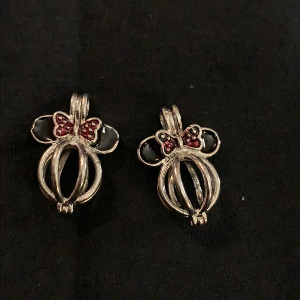 Pearl Cages